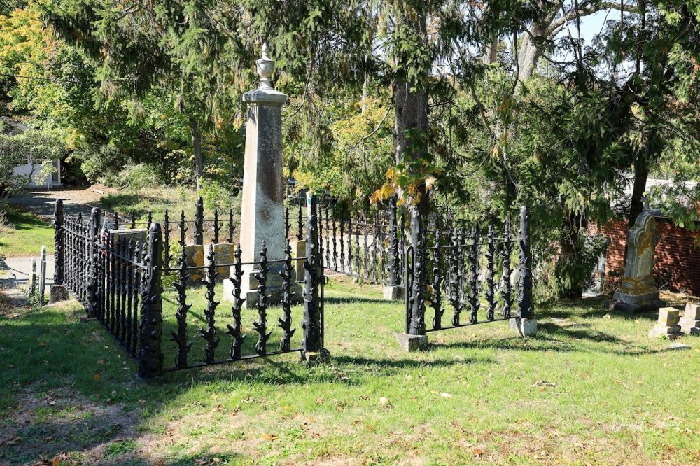 Lothrop family plot before cleaning