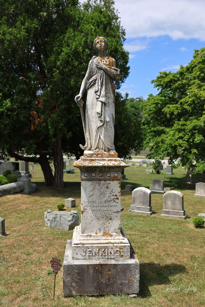 Jenkins monument before cleaning