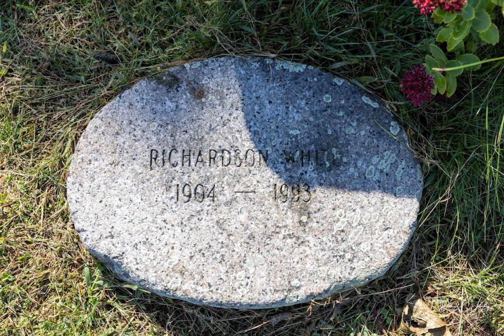 Richardson White marker, former mounting block from Holly Hill Farm, Cohasset