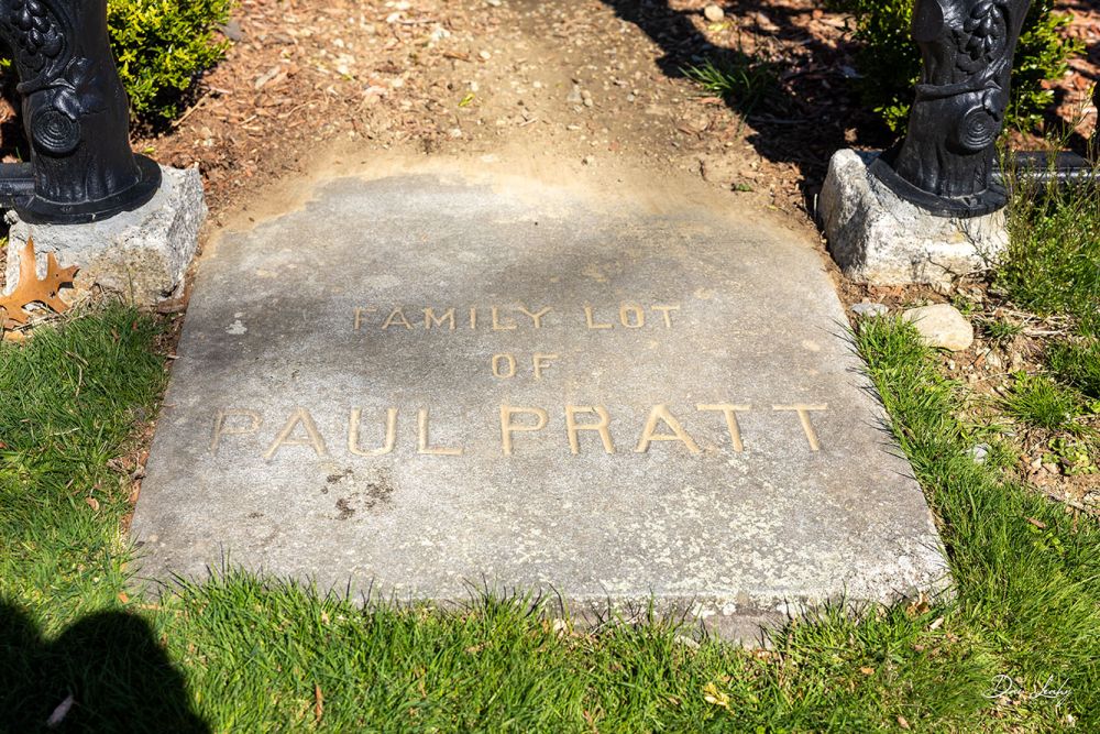 Pratt entrance stone