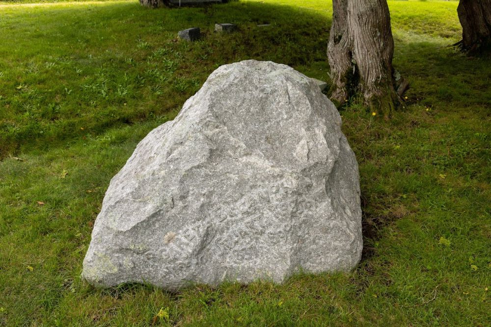 Stuart Robson granite boulder monument