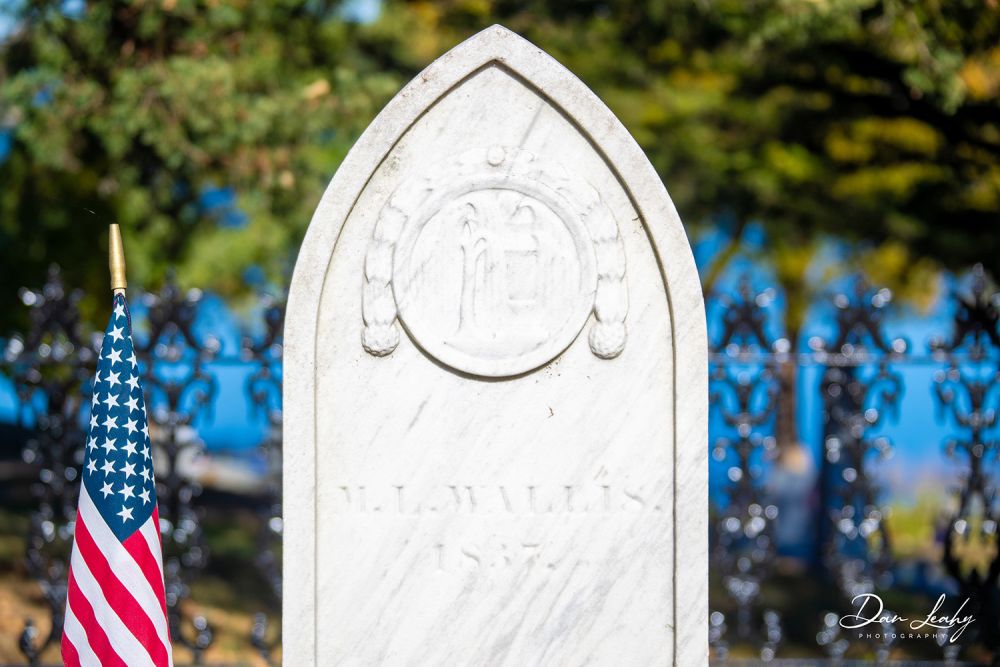 Ezekiel Wallis family plot detail