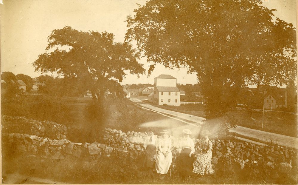 Hanlon training studio - looking down Ripley Rd, Cohasset